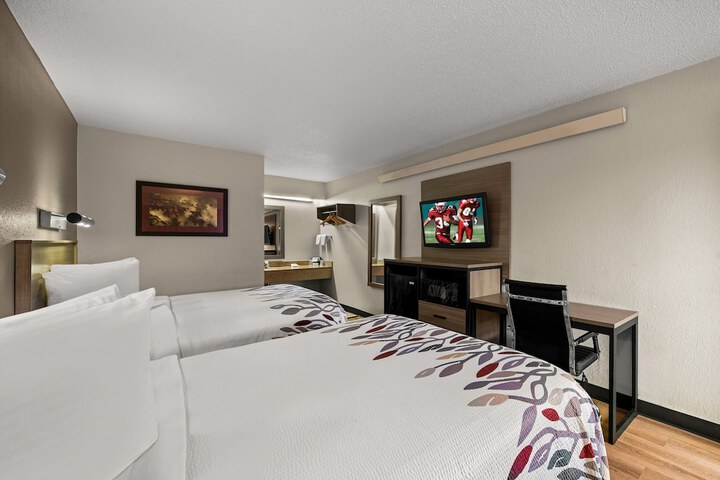 Room 9 of 32