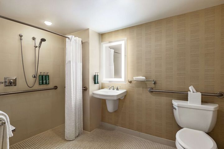 Room 70 of 121