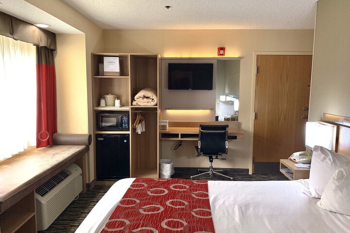 Microtel Inn & Suites by Wyndham Charleston WV