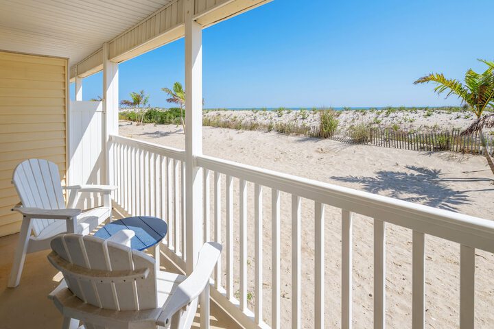 Drifting Sands Oceanfront Hotel