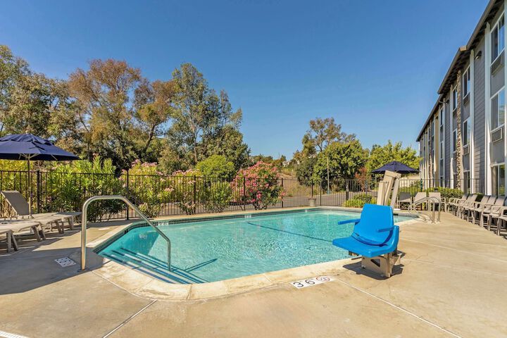 Best Western Plus Heritage Inn