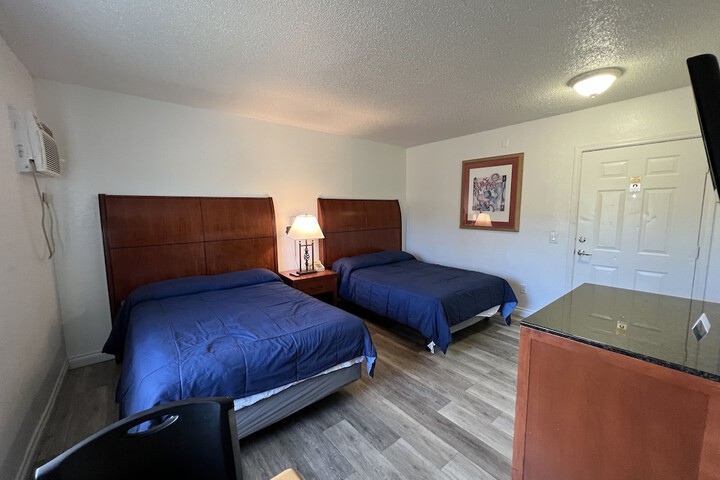 Room 28 of 28