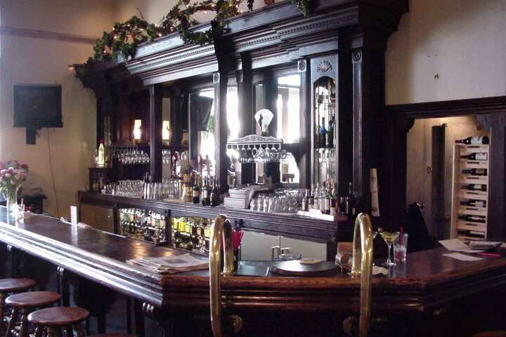 Lounge 58 of 65