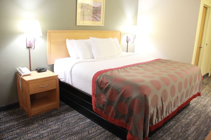 Ramada by Wyndham Spirit Lake / Okoboji