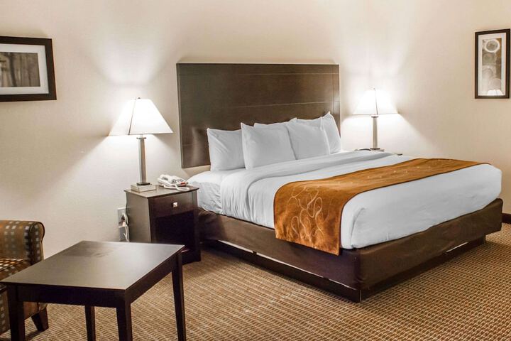Room 16 of 28