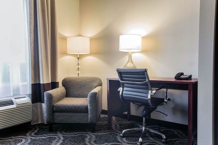 Room 28 of 49