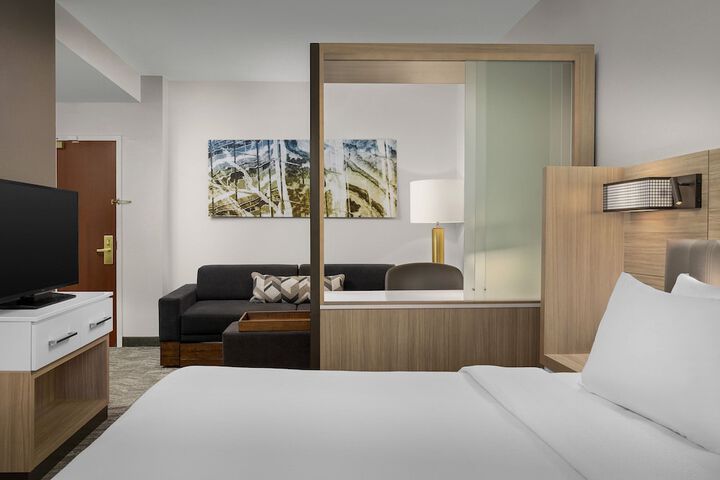 Room 13 of 25