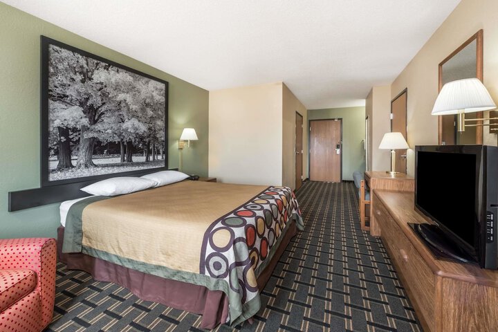 Room 10 of 15
