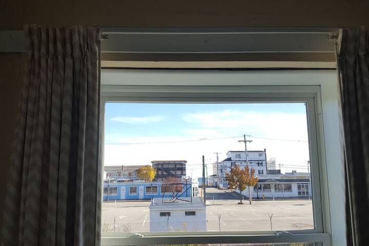 Room 16 of 41