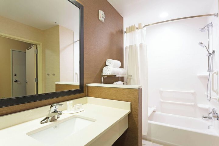Room 10 of 21
