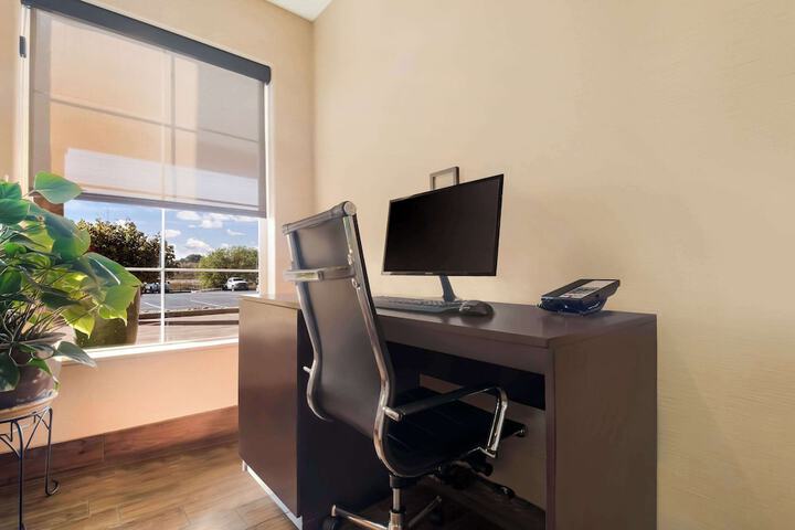 Business Center 54 of 55