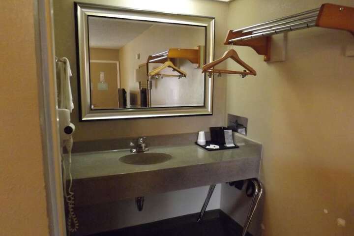 Room 26 of 27