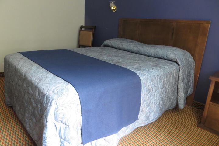 Room 16 of 48