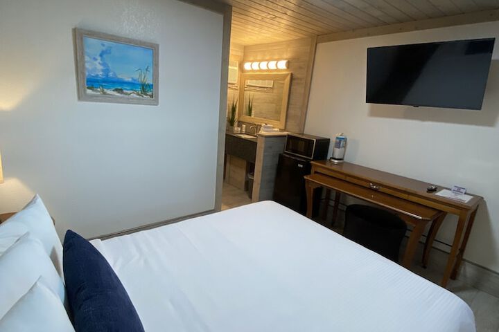 Room 11 of 22
