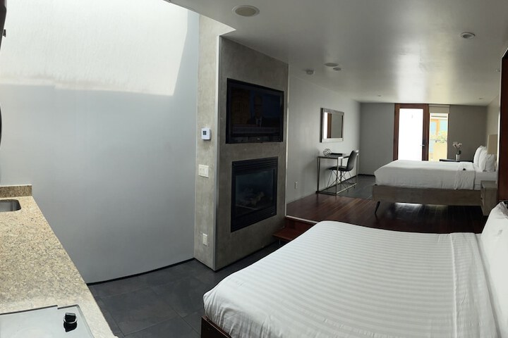 14 West Hotel