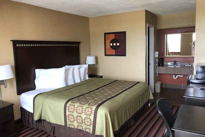 Room 6 of 13