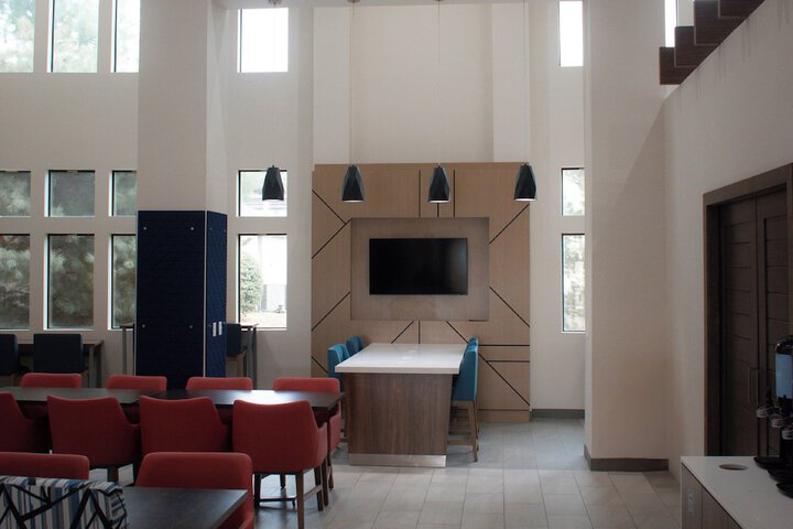 Holiday Inn Express Hotel & Suites New Philadelphia by IHG