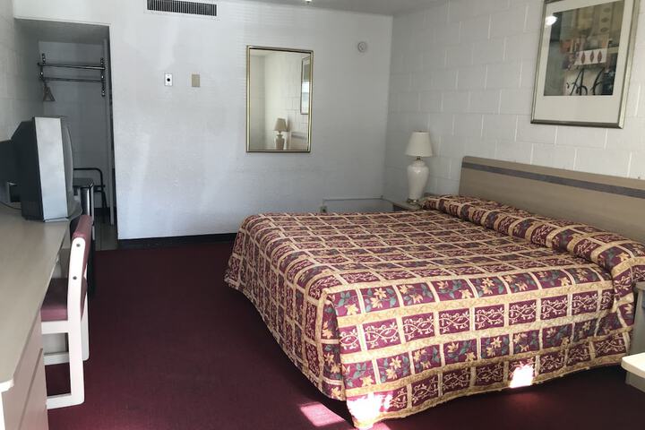 Room 34 of 59