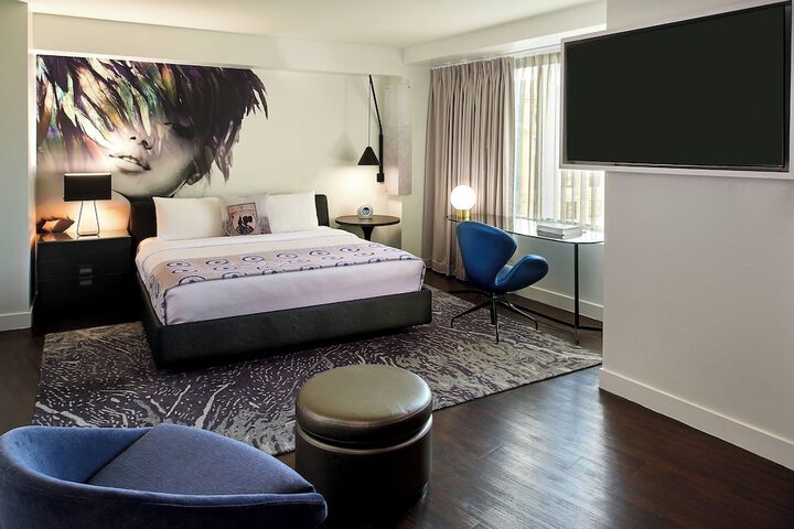 Room 73 of 197