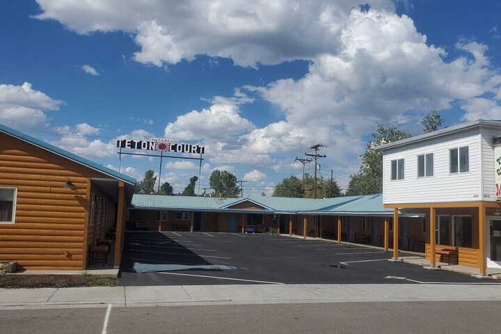 Teton Court Motel