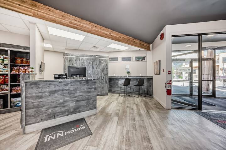 Invermere Inn
