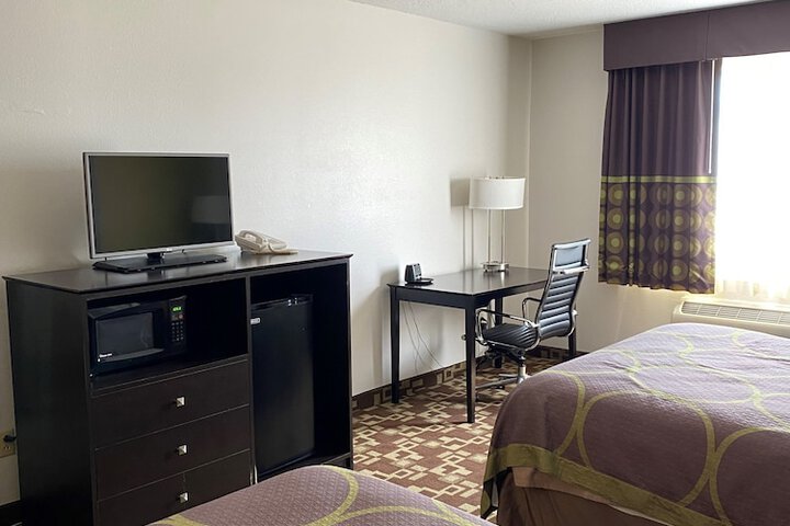 Super 8 by Wyndham Independence IA