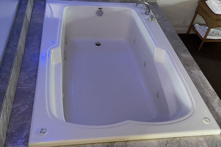 VIBE INN - WHIRLPOOL SUITES