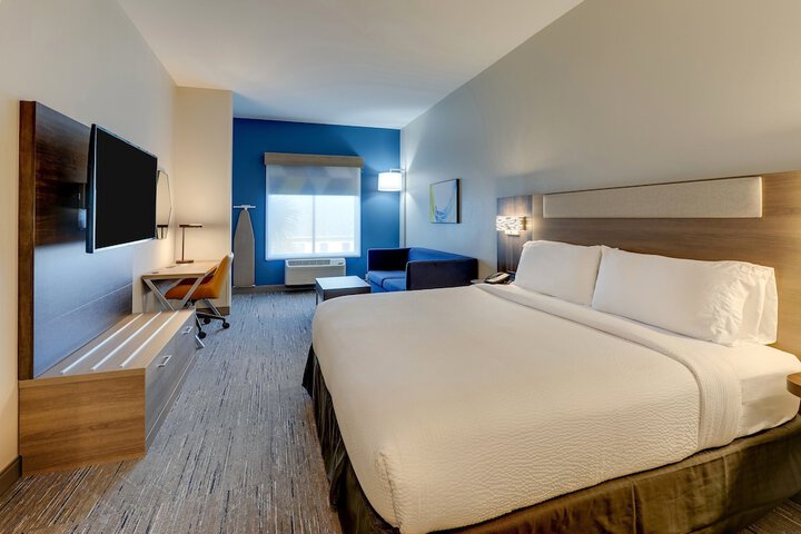 Room 16 of 46
