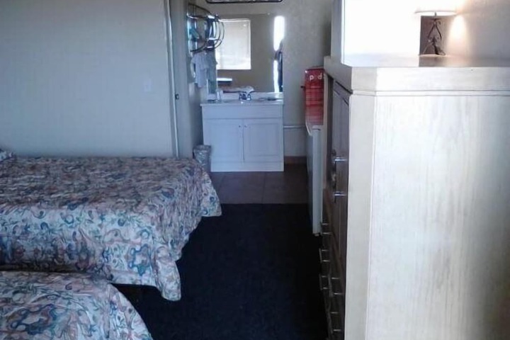 Room 16 of 19