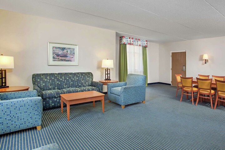 Room 44 of 69