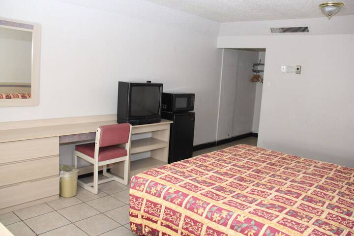 Room 19 of 59