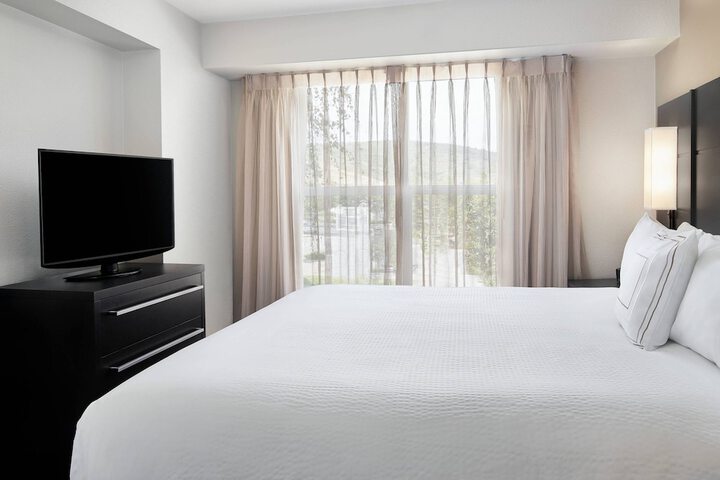 Room 14 of 25