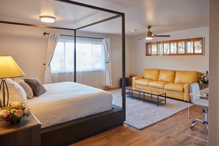Room 52 of 77