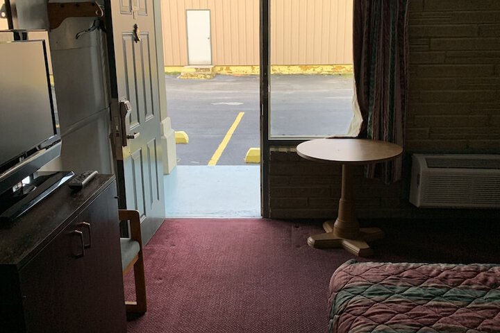 Room 18 of 26