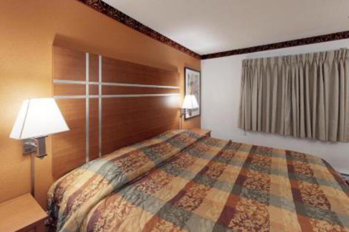 Waconia Inn and Suites