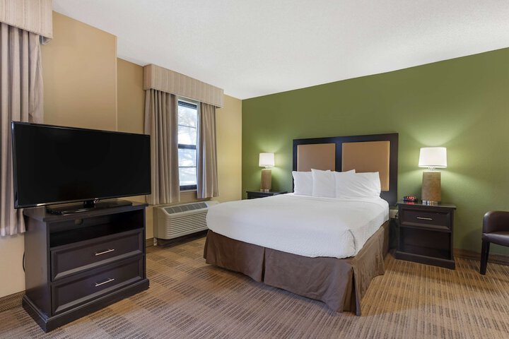 Room 18 of 27