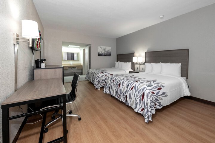 Room 26 of 40