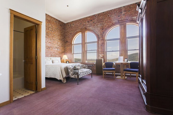 Room 54 of 110