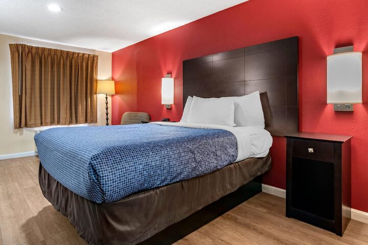 Econo Lodge Oxford near Choccolocco Park
