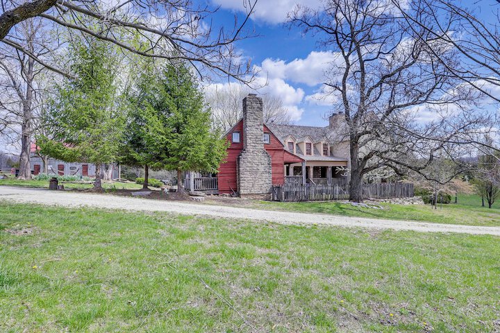 Spacious & Historic Cabin in New Haven w / Pond!