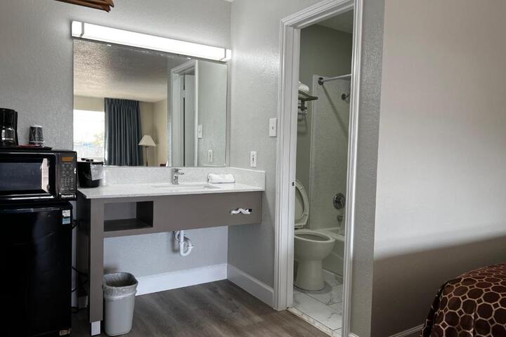 Regency Inn