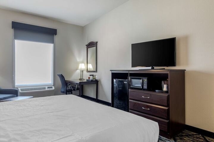 Room 28 of 42