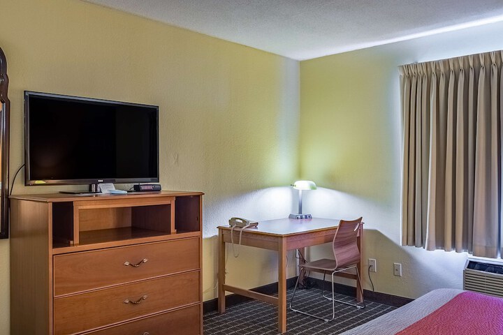 Room 27 of 44