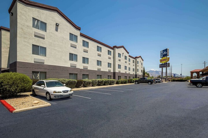 Hotel 3 of 25
