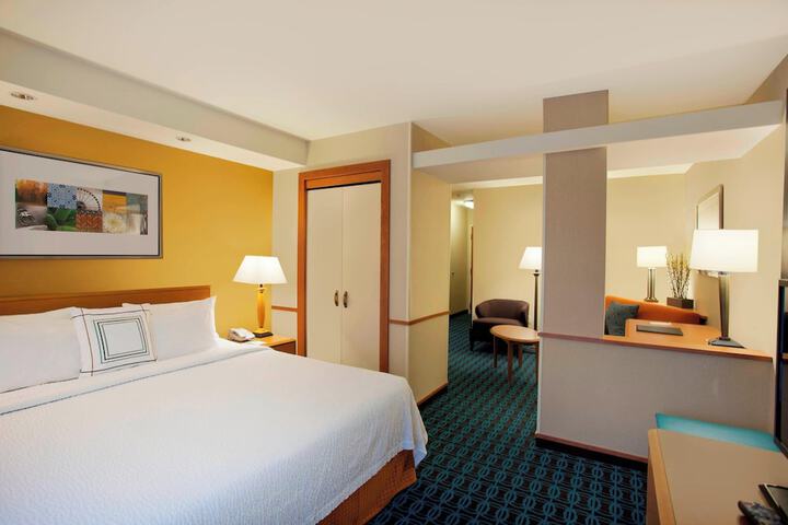 Fairfield Inn & Suites by Marriott Detroit Metro Airport Romulus