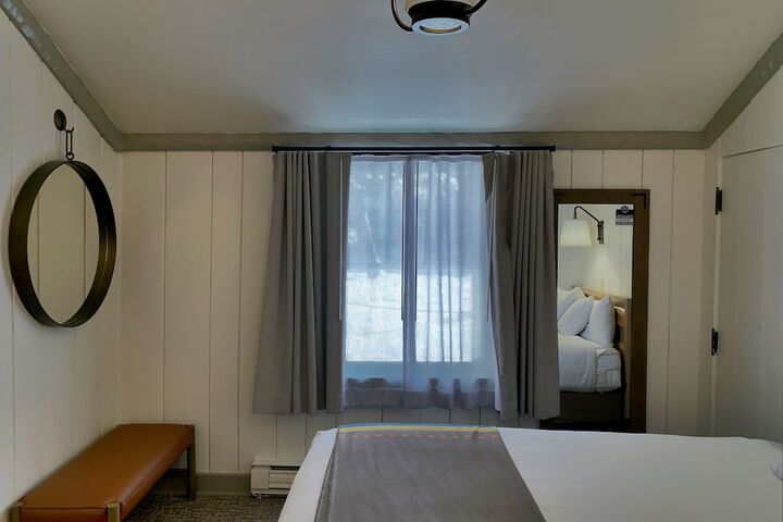 Room 10 of 24