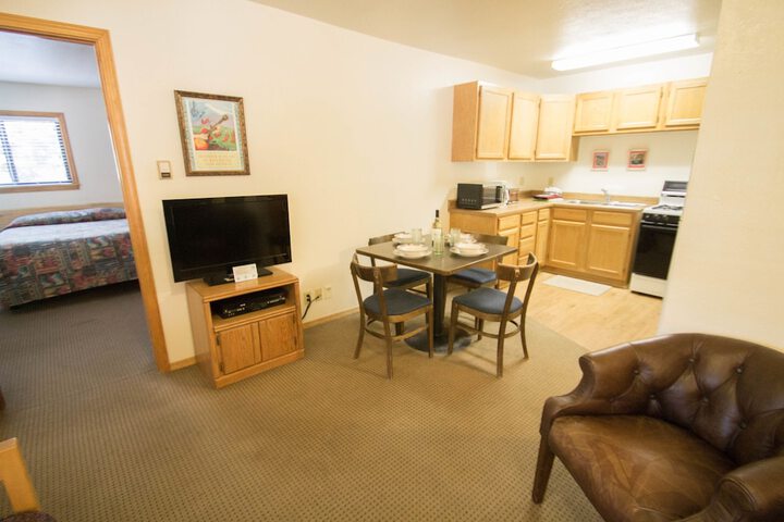 Room 9 of 16