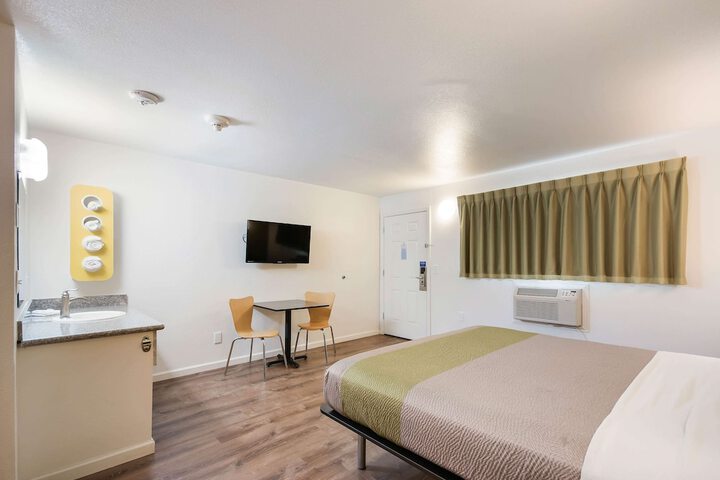 Motel 6 Burlington WA