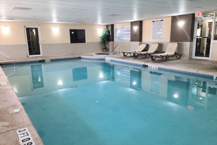 Pool 10 of 55