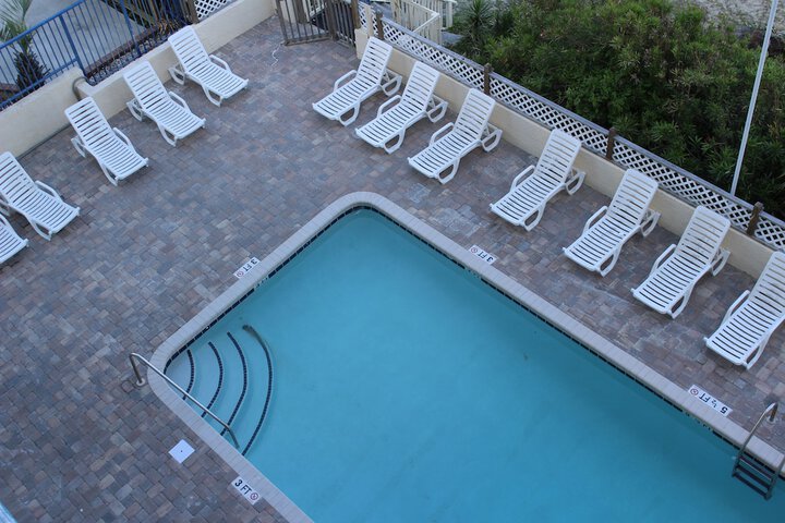 Pool 11 of 52